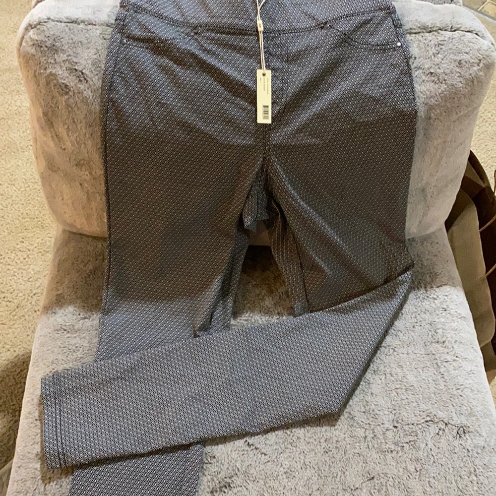 Essentials Sioni size small pants